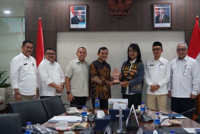 Wagub Fadhlullah Bahas TPST Blang Bintang dan Banjir Subulussalam di Kementerian PU