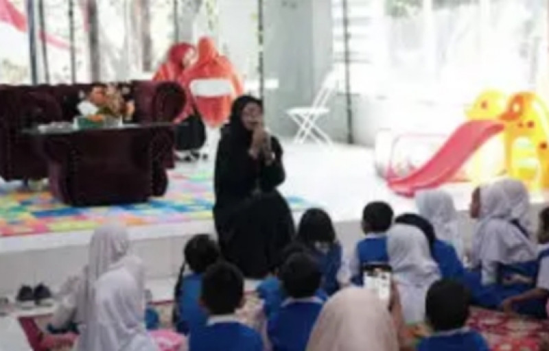 Ketua DWP Aceh Besar Kunjungi Perpustakaan Umum di Kota Jantho