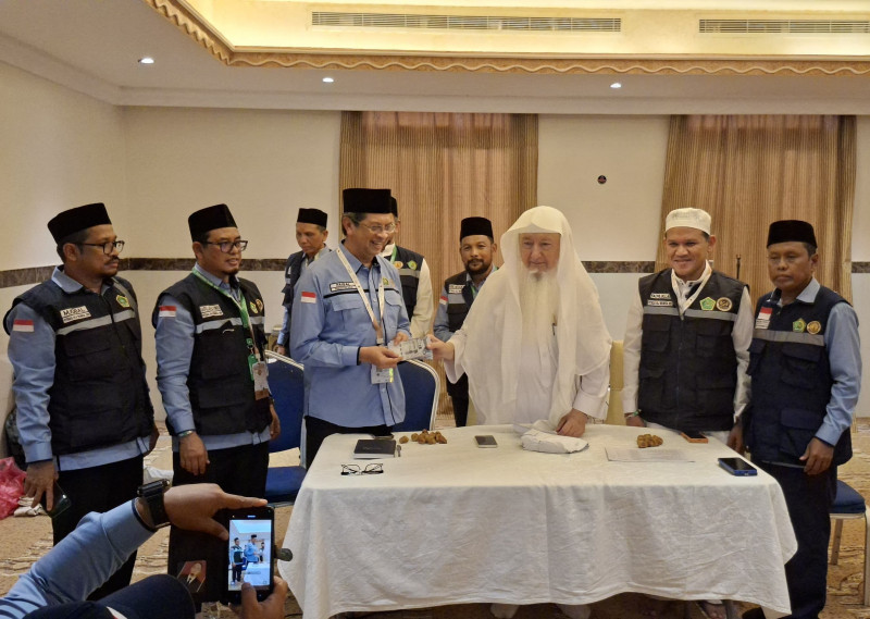 Wagub Aceh Hadiri Pembagian Dana Wakaf Habib Bugak di Mekkah