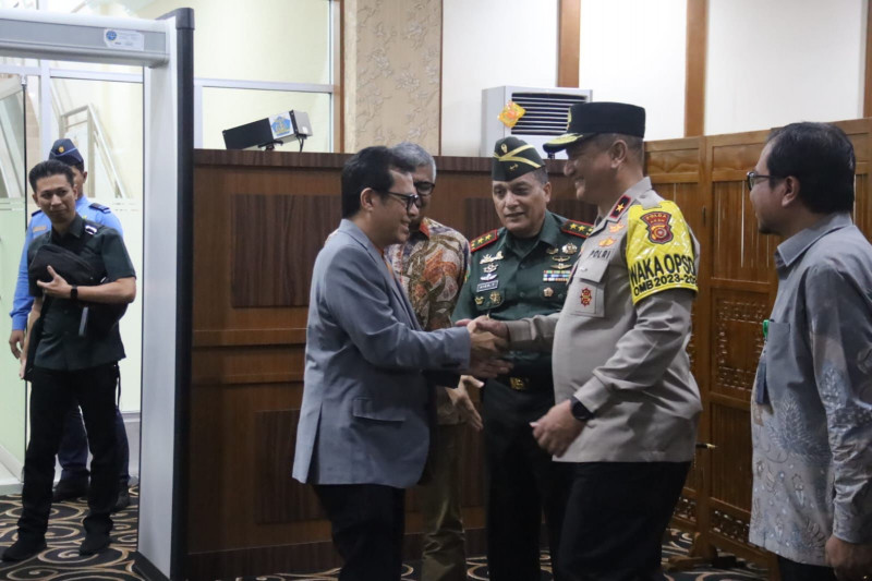 Wakapolda Aceh Sambut Wamenkominfo RI Yang Kunker Ke Aceh