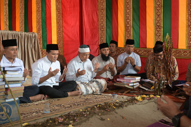 Wagub Fadhlullah dan Istri, Takziah ke Rumah Duka Abati Bakongan