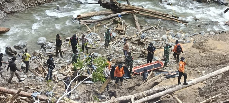 Gabungan Temukan 6 Korban Banjir Bandang di Pegunungan Arfak, Pencarian Dilanjutkan Hari Ini