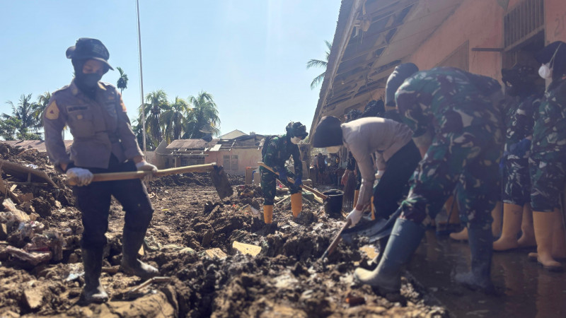 Peserta Latsitardanus XLVI Bersihkan 16 Lokasi Terdampak Banjir di Aceh Tamiang