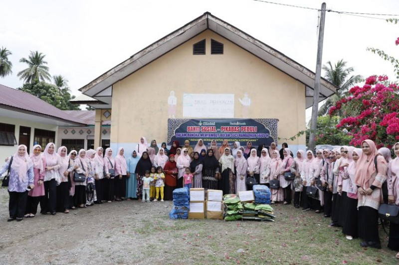 PIKABAS Bank Aceh Syariah Salurkan Bantuan Paket Sembako Sambut Ramadhan