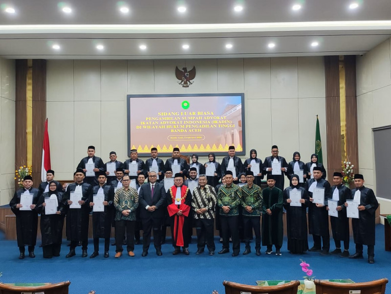 Ketua PT Banda Aceh Sumpah Advokat IKADIN, Dan Ajak Mereka Peduli Isu Hukum Lingkungan