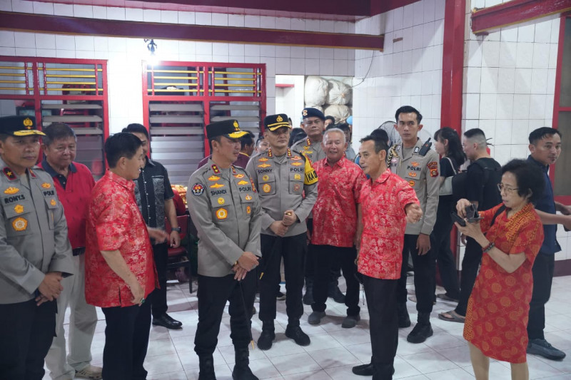 Pastikan Malam Imlek Aman, Kapolda Sumsel Tinjau Pengamanan Sejumlah Klenteng di Palembang