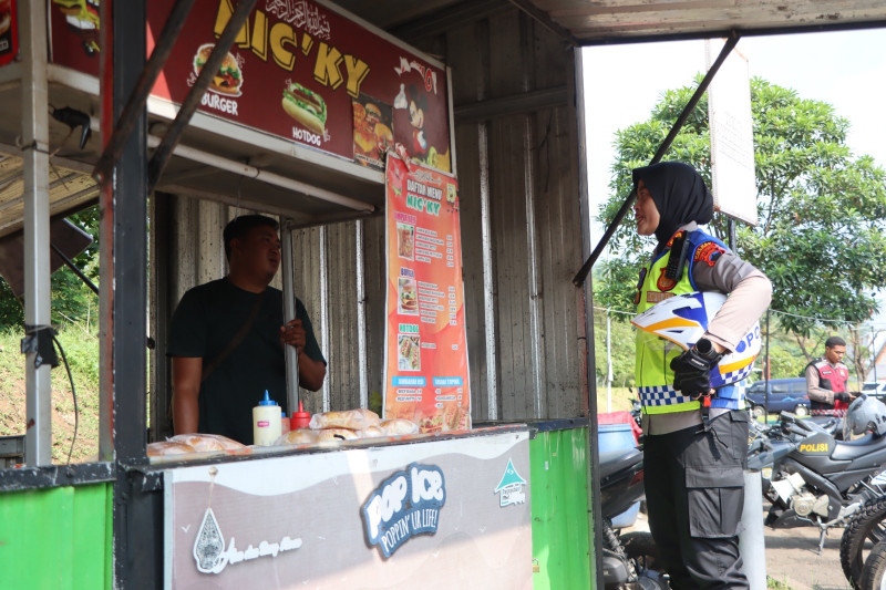 Gunakan Sepeda Motor, Kapolres Semarang Laksanakan Patroli Dialogis Cegah Aksi Premanisme
