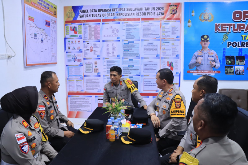 Tinjau Posyan Ops Ketupat Seulawah 2026 di Pidie Jaya, Kapolda Aceh Ingatkan Pemudik Hati-hati dan Tidak Terburu-buru Demi Keselamatan Bersama