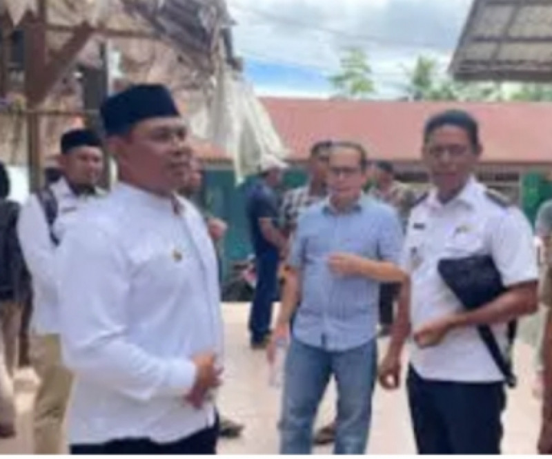 Bupati Syech Muharram Tinjau Pasar Lambaro Angan dan Bangunan Sekolah Terbengkalai