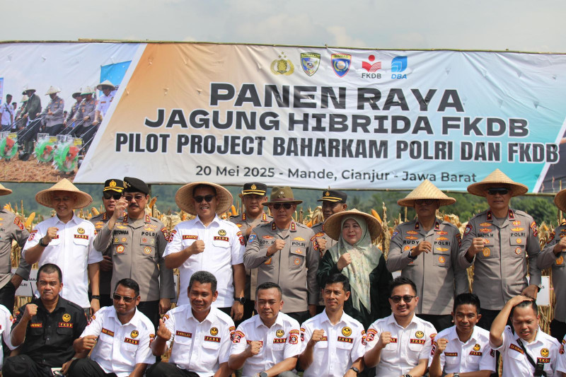 Kakorbinmas Baharkam Polri panen raya jagung hibrida bersama FKDB: Kolaborasi strategis wujudkan ketahanan pangan nasional