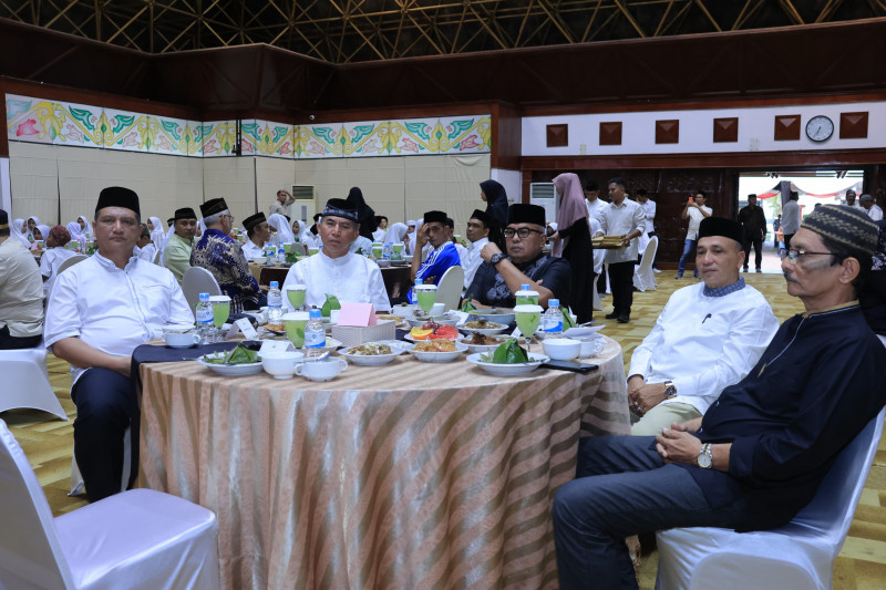 Pj. Gubernur Aceh Dan Wakapolda Aceh Buka Puasa Bersama KONI Dan Pelaku Olahraga