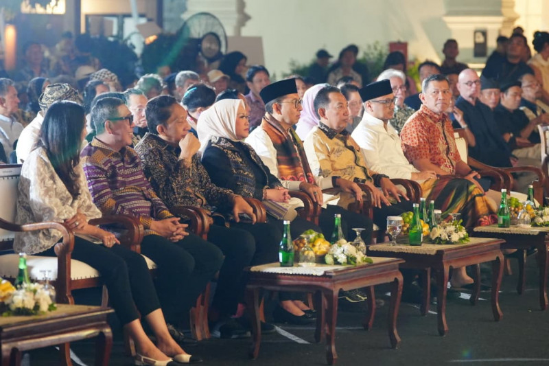 Kapolri Hadiri Pembukaan Pameran Nasirun “Bersimpuh di Kaki Para Guru” di Galeri Nasional Indonesia