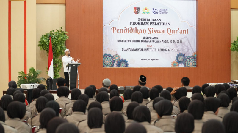 Program Pendidikan Siswa Qur’ani Mencetak Polwan Berprestasi dengan Keagamaan Kuat