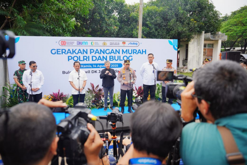 Polri dan Bulog Kick-Off Gerakan Pangan Murah Serentak di Seluruh Indonesia