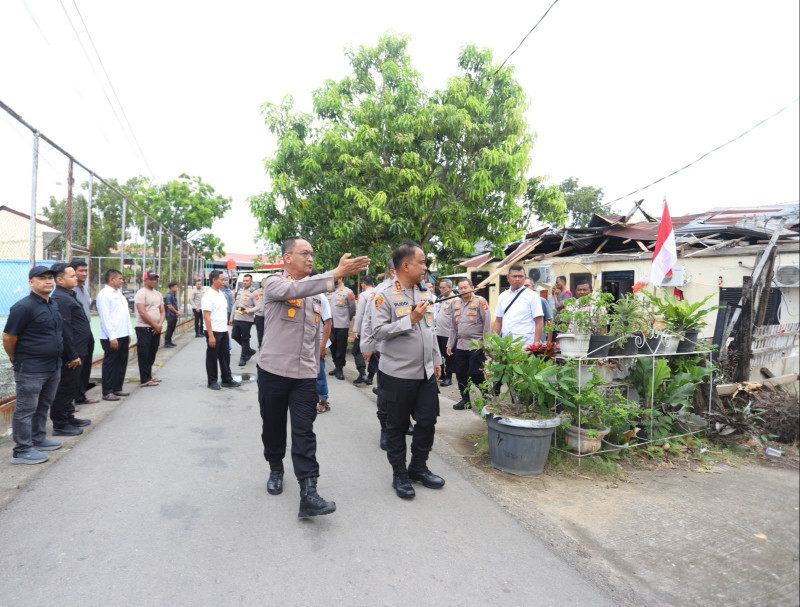 Kapolda Aceh Tinjau Kerusakan Rumah Dinas Aspol Lamteumen I Akibat Angin Kencang Disertai Hujan