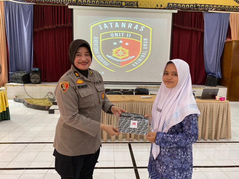 Hari Jadi ke 76 Polwan RI, Polwan Polda Aceh Gelar Polwan goes to school